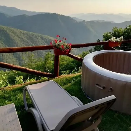 Home Holidays Crasciana, Con Terrazza Vista Sulle Alpi Apuane. Exterior photo
