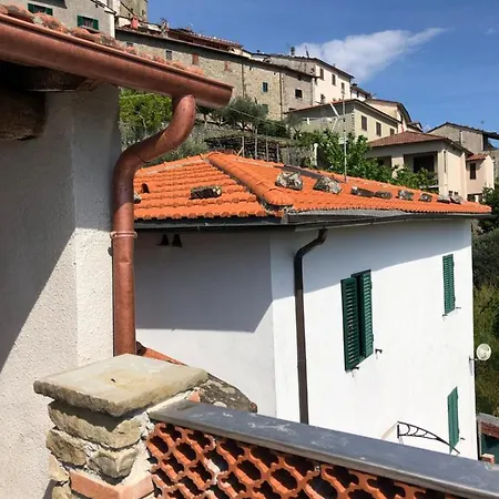 Home Holidays Crasciana, Con Terrazza Vista Sulle Alpi Apuane. Exterior photo