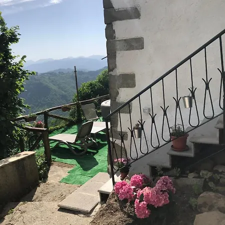 Home Holidays Crasciana, Con Terrazza Vista Sulle Alpi Apuane. Exterior photo