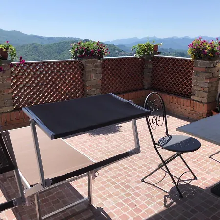 Home Holidays Crasciana, Con Terrazza Vista Sulle Alpi Apuane. Exterior photo