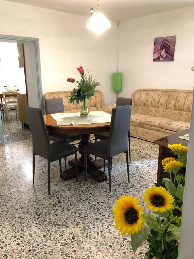 Holidays Crasciana, Con Terrazza Vista Sulle Alpi Apuane. Holiday home
