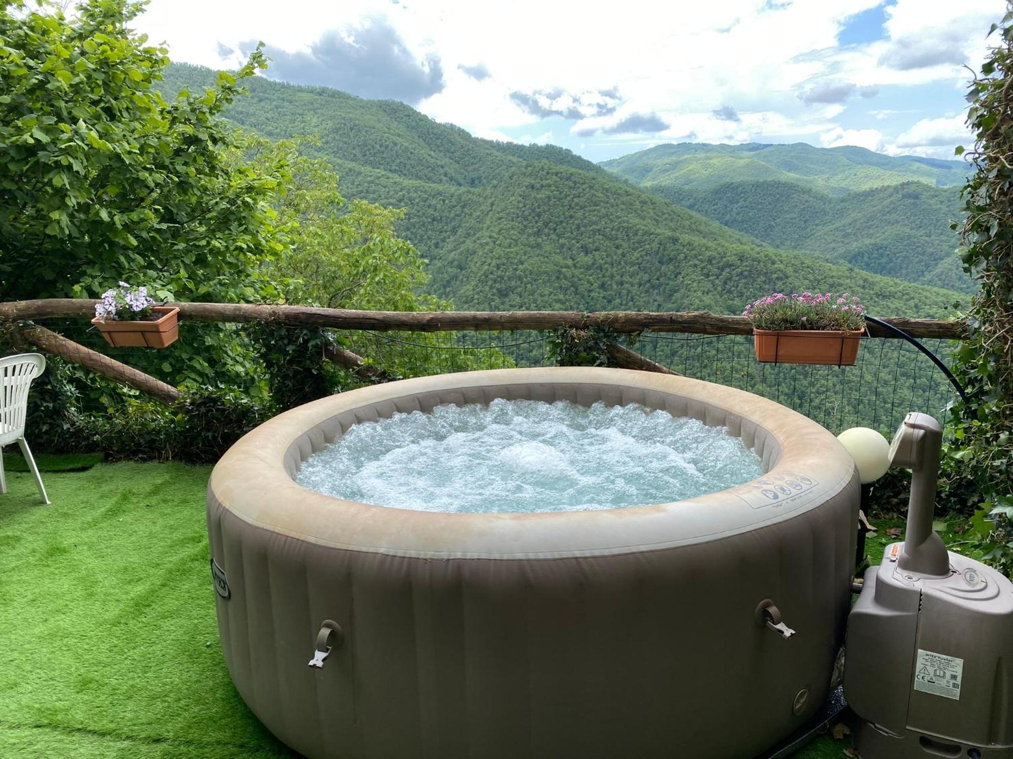 Holidays Crasciana, Con Terrazza Vista Sulle Alpi Apuane. Holiday home