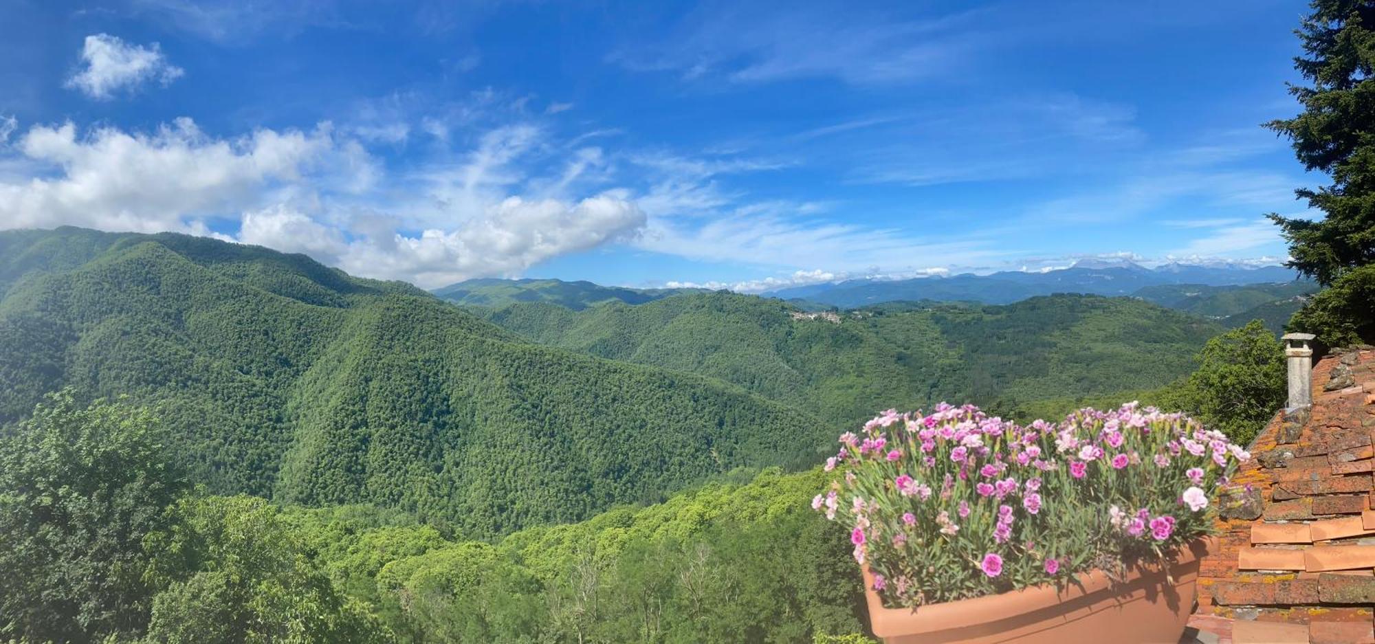 Holidays Crasciana, Con Terrazza Vista Sulle Alpi Apuane.