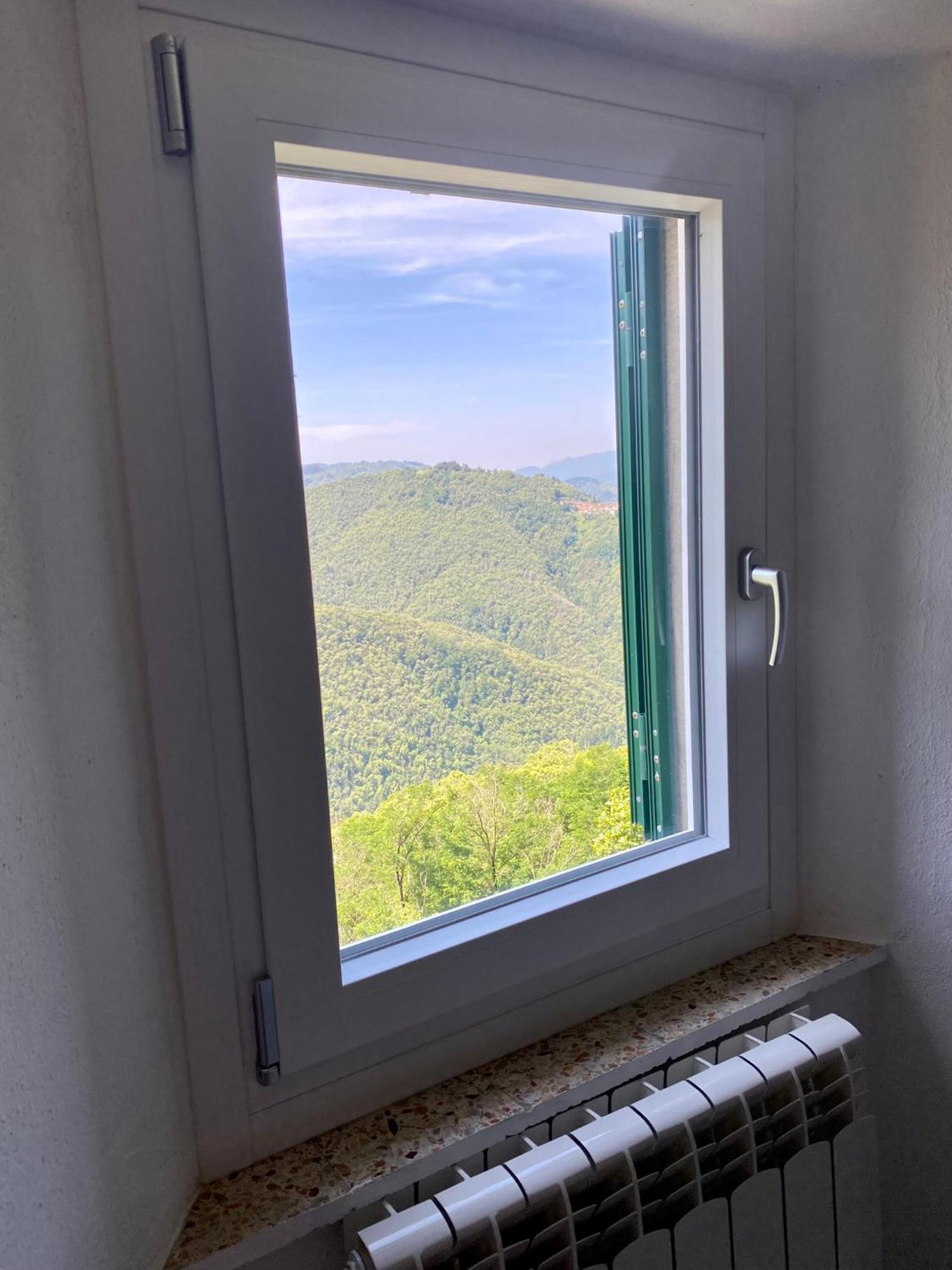 Holidays Crasciana, Con Terrazza Vista Sulle Alpi Apuane. Holiday home *