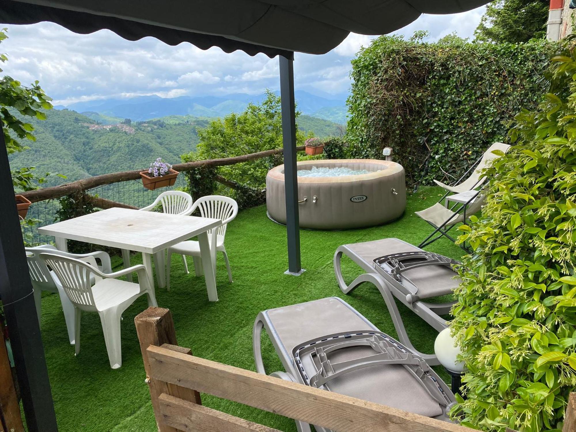 Holiday home Holidays Crasciana, Con Terrazza Vista Sulle Alpi Apuane. *