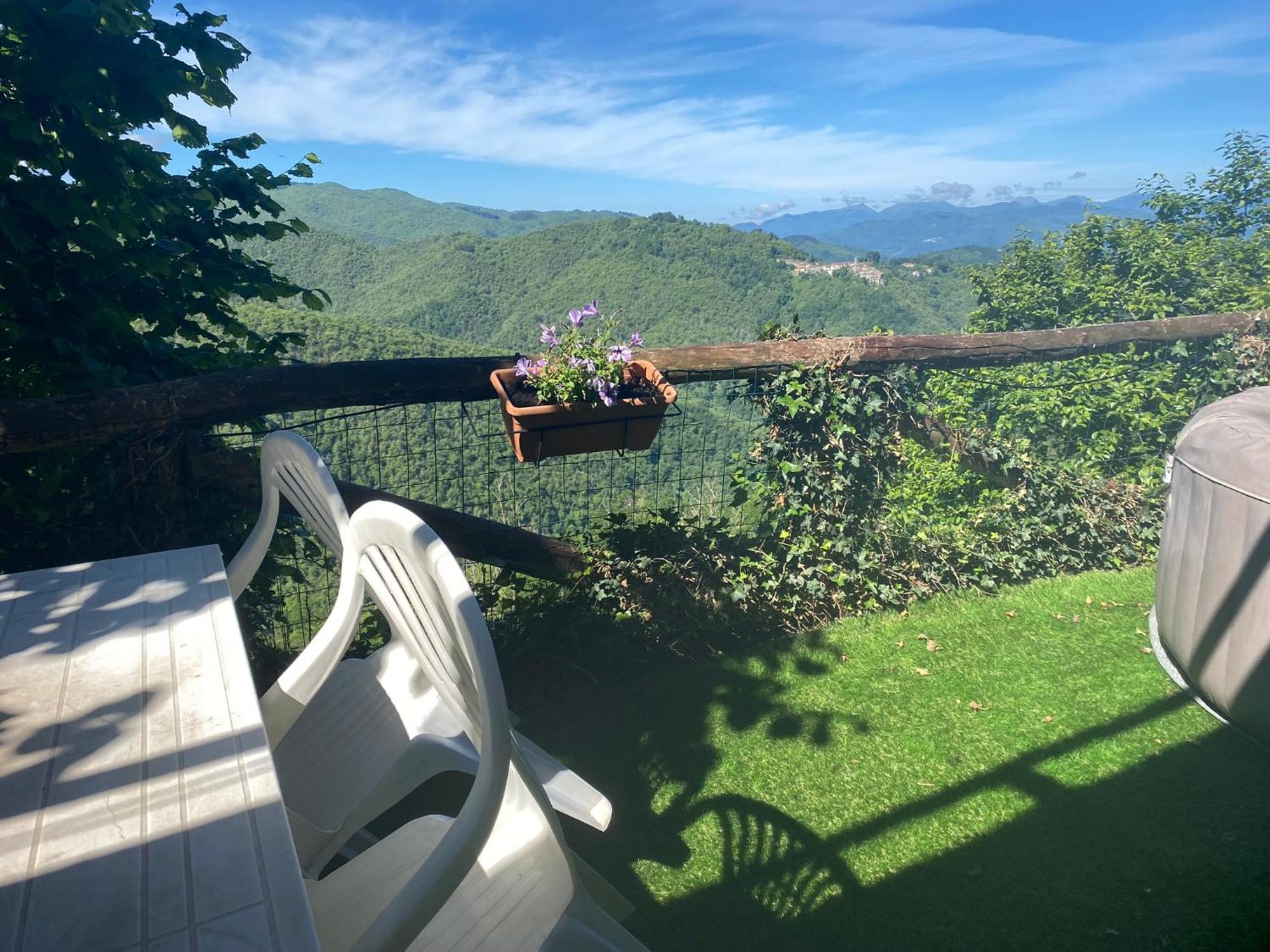 Holiday home Holidays Crasciana, Con Terrazza Vista Sulle Alpi Apuane. Crasciana