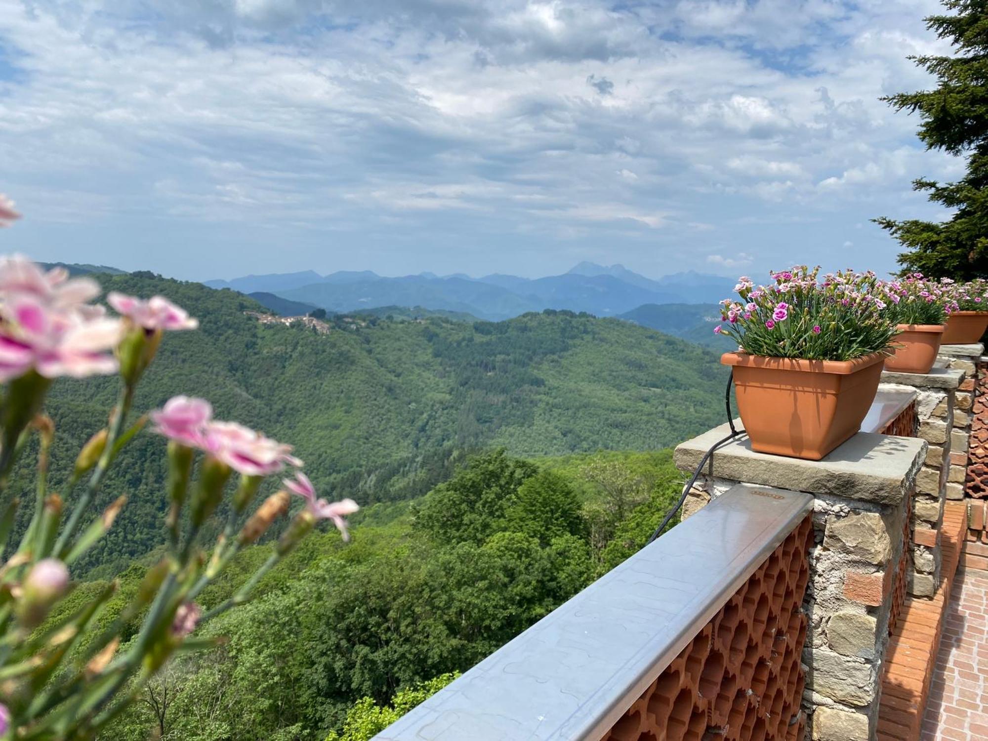 Holidays Crasciana, Con Terrazza Vista Sulle Alpi Apuane. * Crasciana